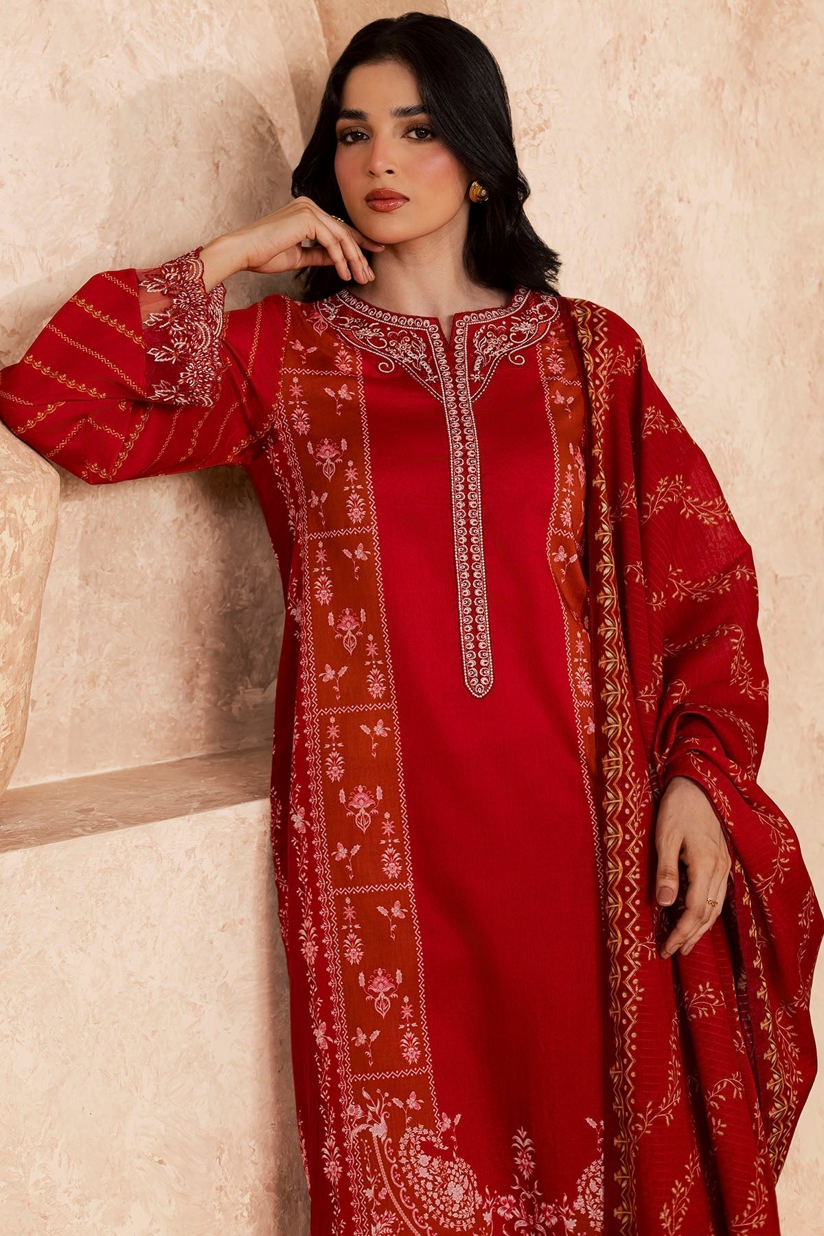 6160-IVRA EMBROIDERED LAWN STITCHED