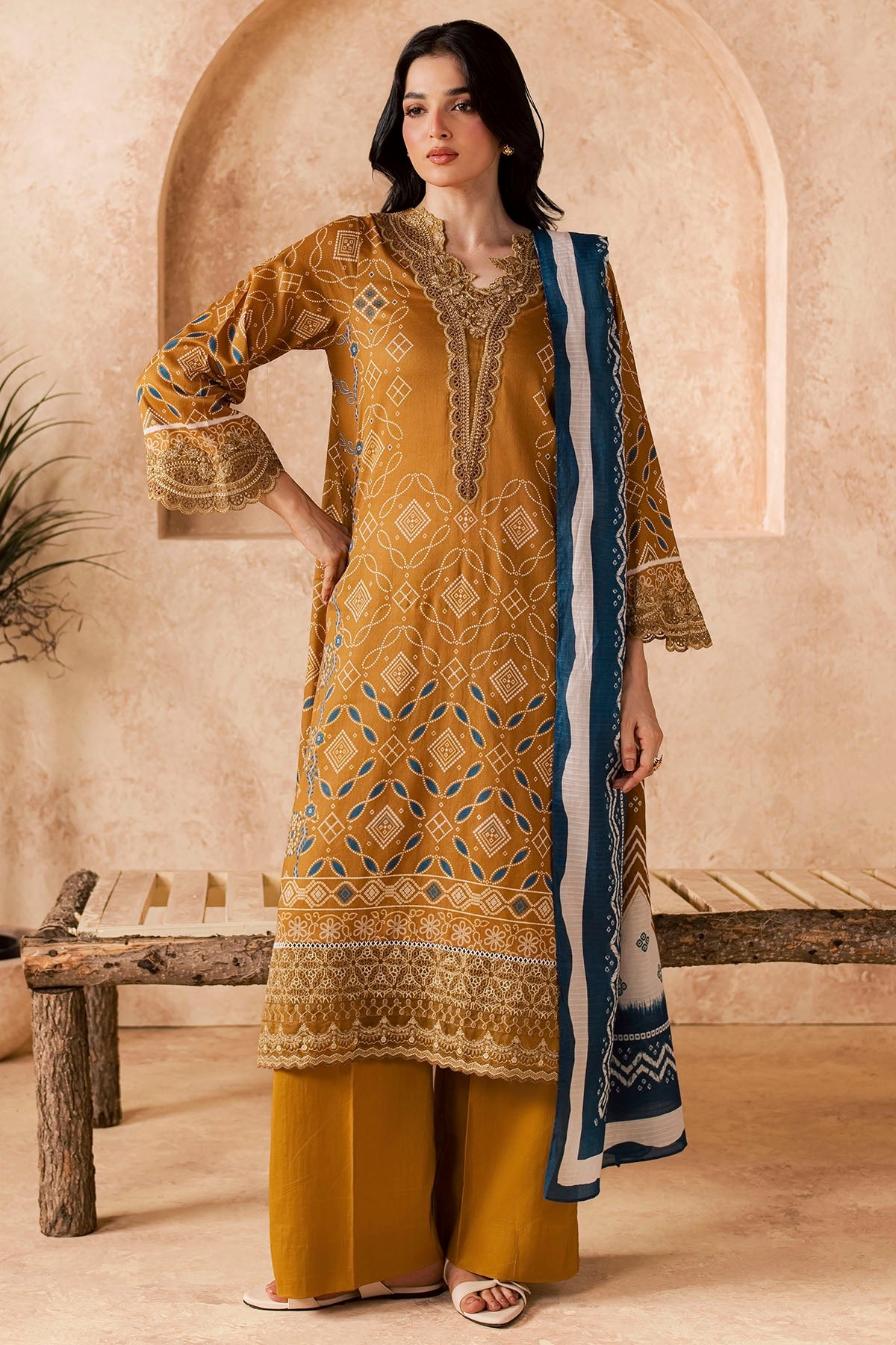 6161-FILA EMBROIDERED LAWN STITCHED