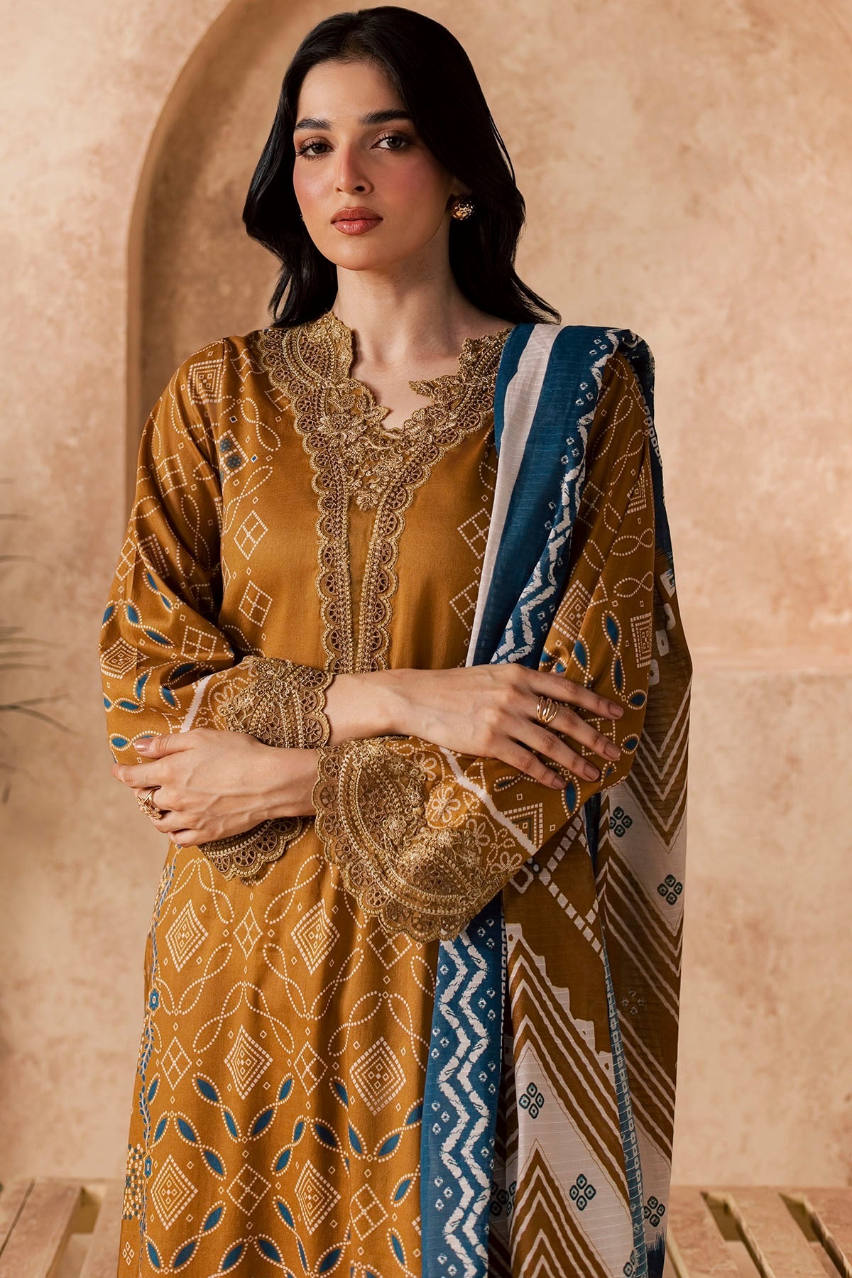 6161-FILA EMBROIDERED LAWN UNSTITCHED