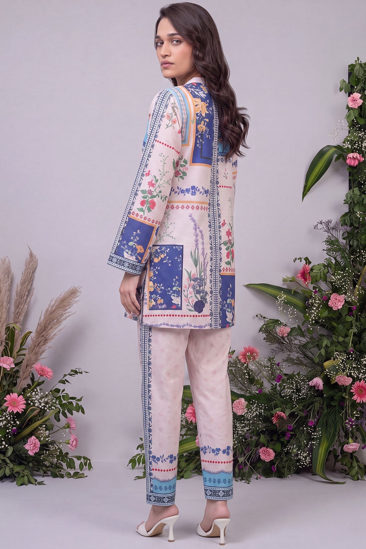 6201-LIVE DIGITAL PRINTED CAMBRIC STITCHED