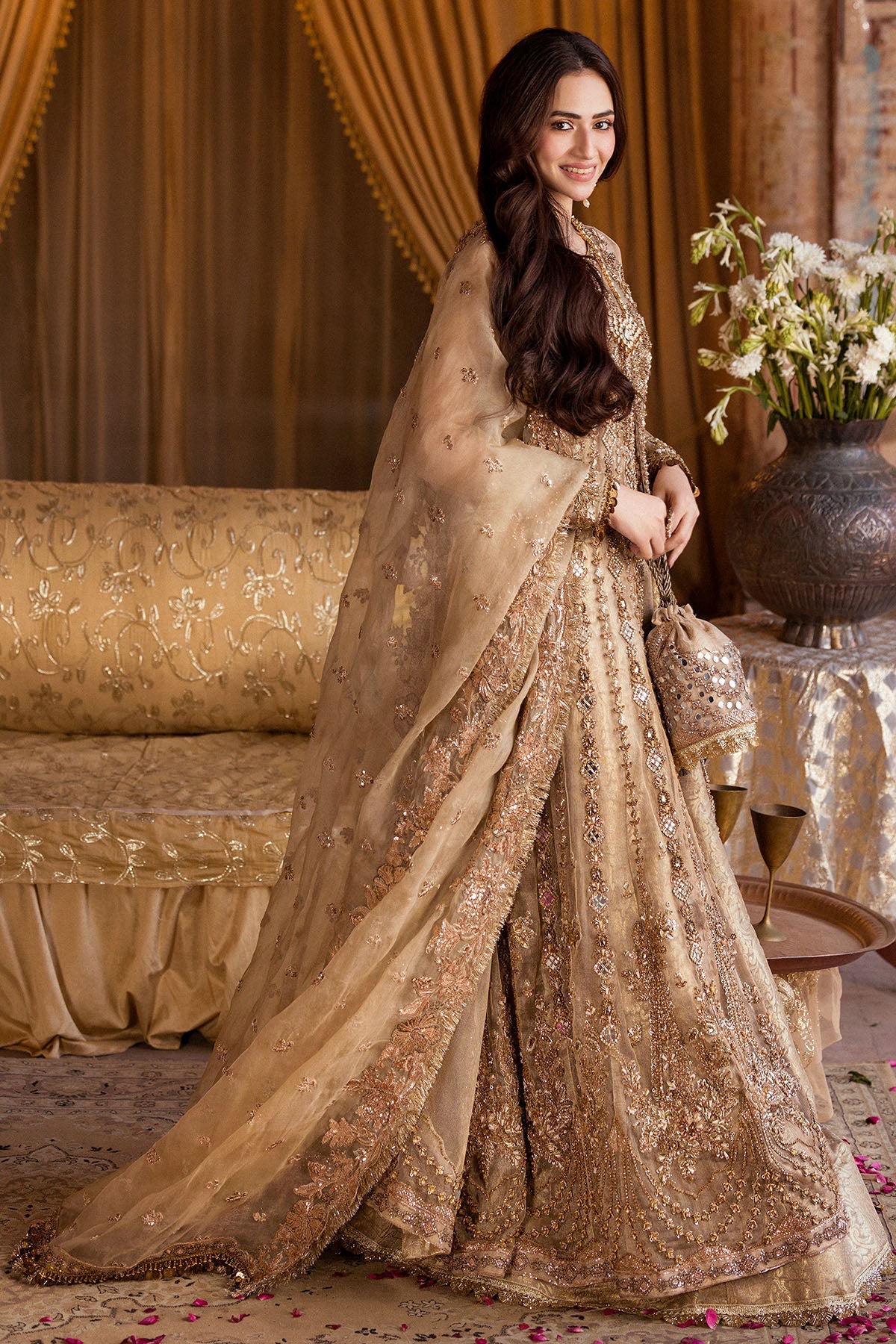 0006-AARAISH HAND EMBELLISHED MESSORI ZARI NET STITCHED