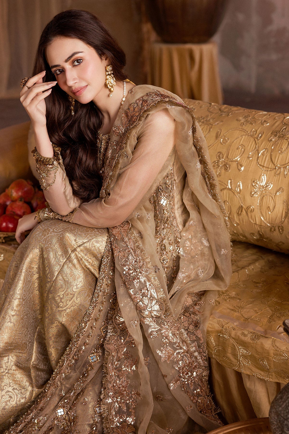 0006-AARAISH HAND EMBELLISHED MESSORI ZARI NET STITCHED