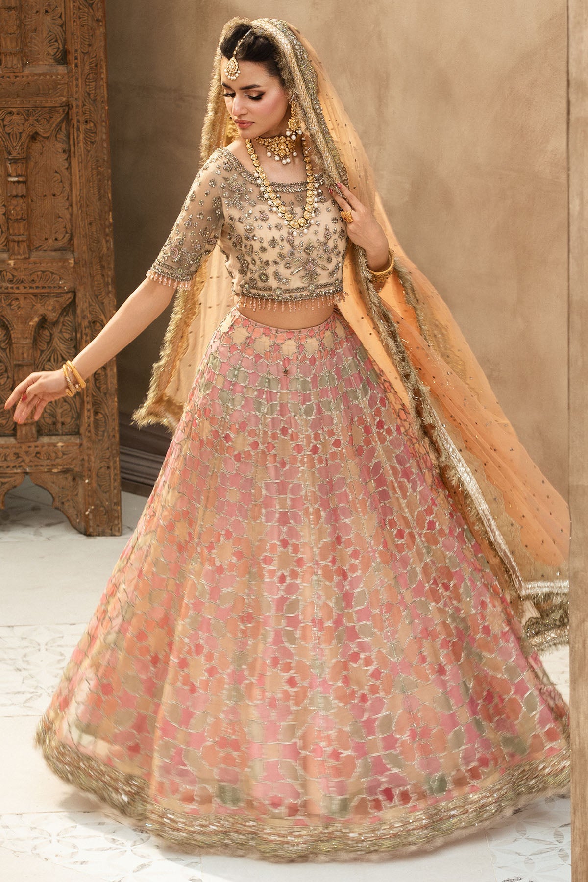 0092-NUR-UN-NISA EMBROIDERED ORGANZA STITCHED