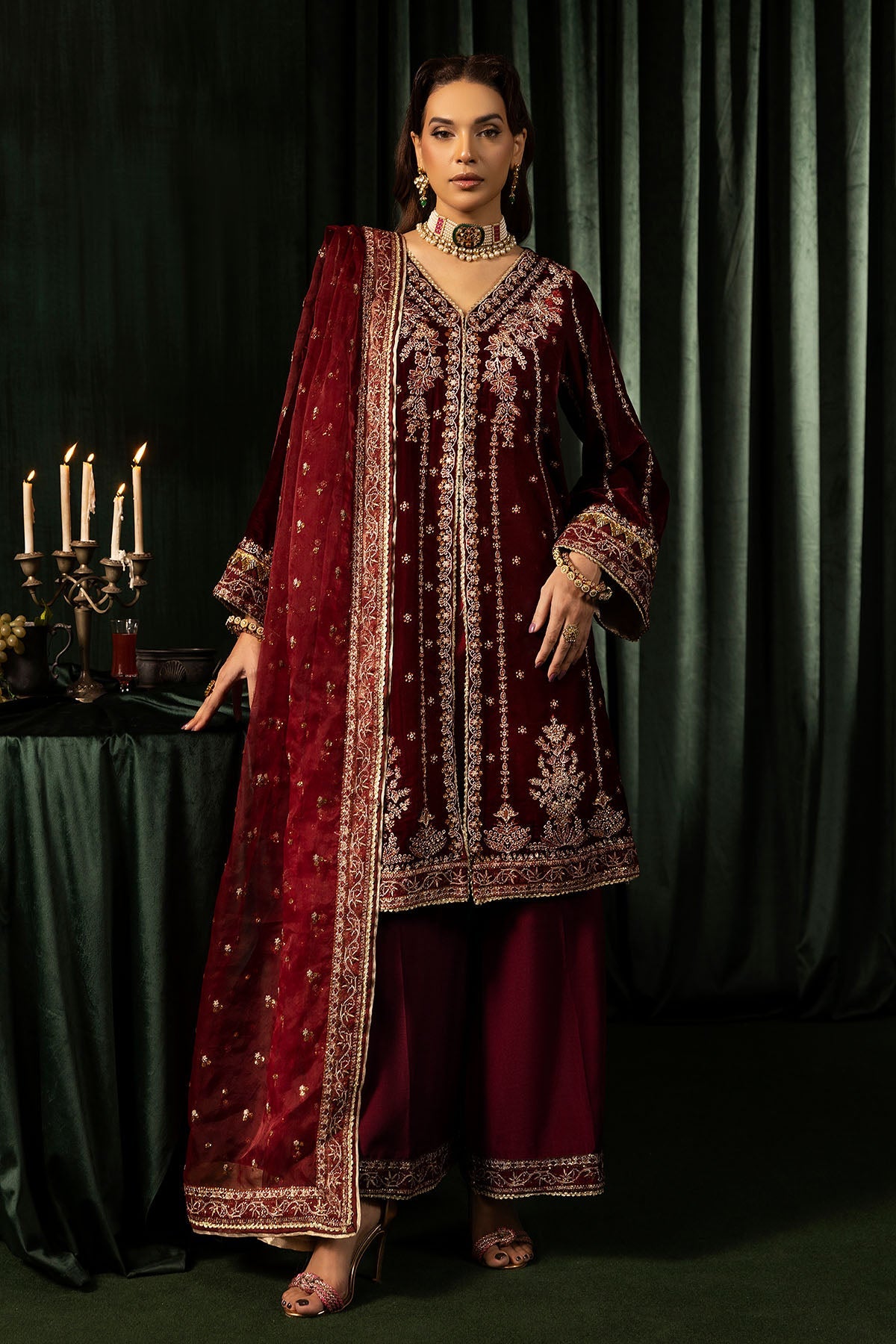 5099-SANDAL EMBROIDERED VELVET UNSTITCHED