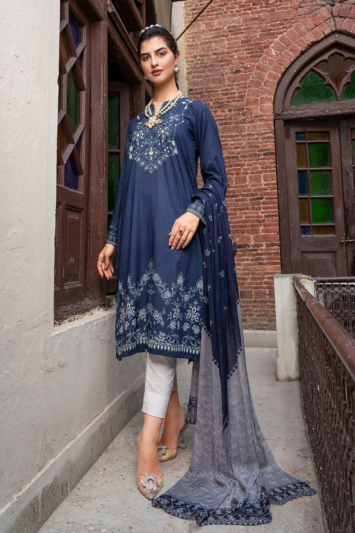 0205-PRINT-A DIGITAL PRINTED LAWN STITCHED