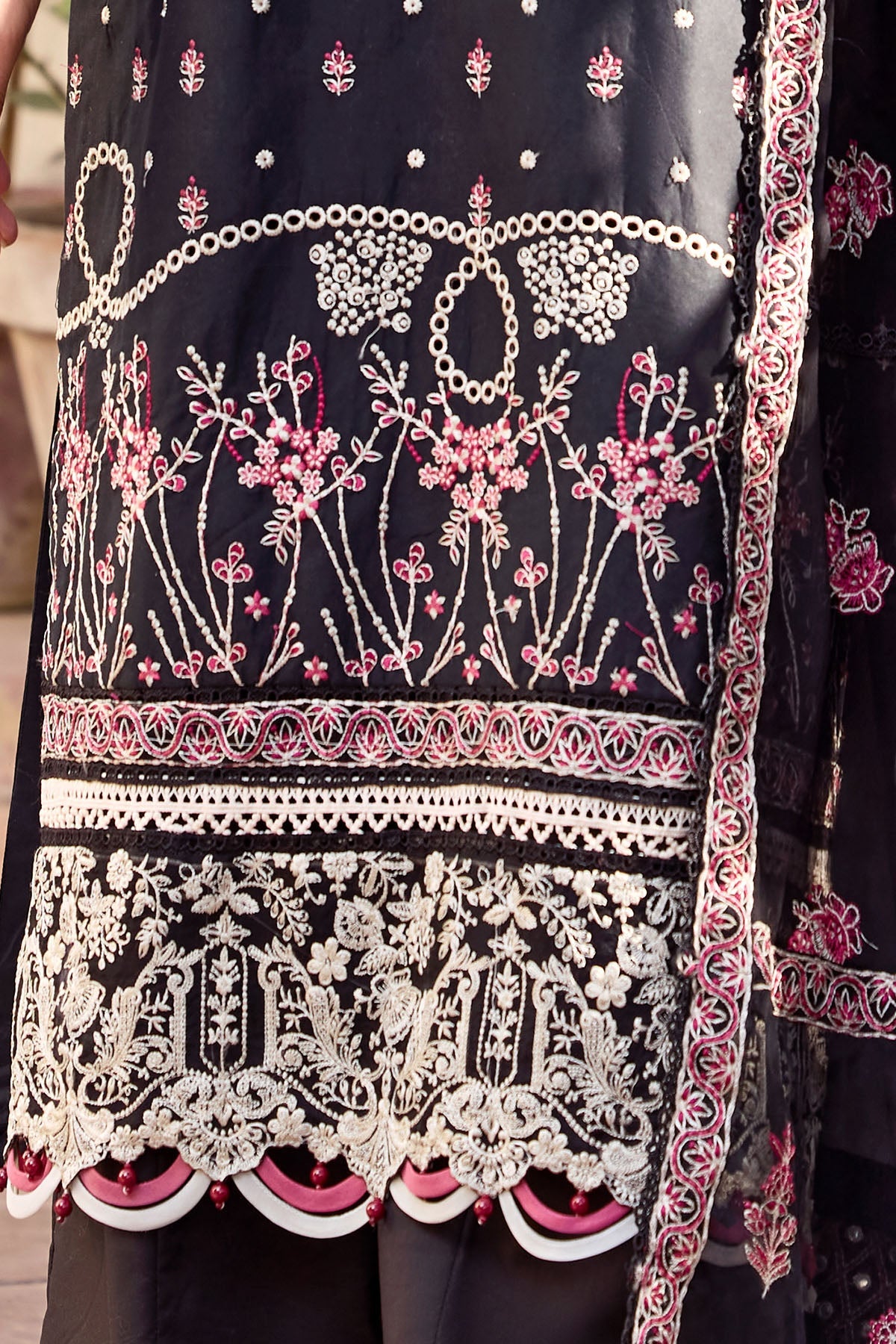 4048-FLEUR EMBROIDERED LAWN STITCHED