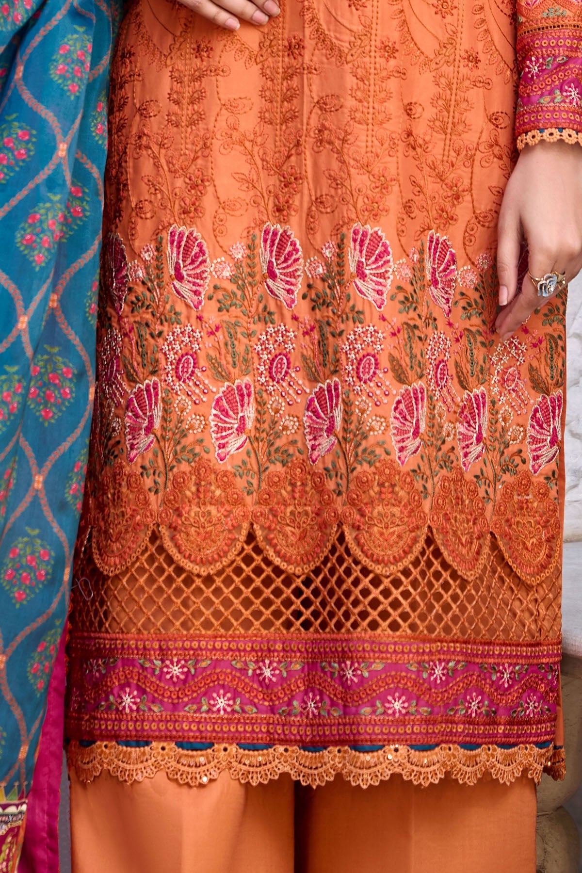 4058-HAZEL EMBROIDERED LAWN STITCHED