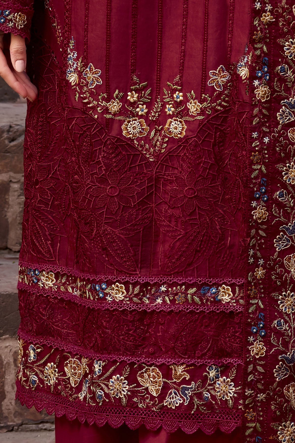 4052-FAYA EMBROIDERED LAWN STITCHED